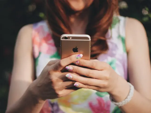 マダムライブは顔出しなしでもOK！それでも稼げる5つの理由。【チャットレディ求人サイト】