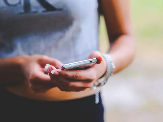 モコムとファムの画像関連機能まとめ。グラビア画像・ギャラリー用の違いはどこ？3