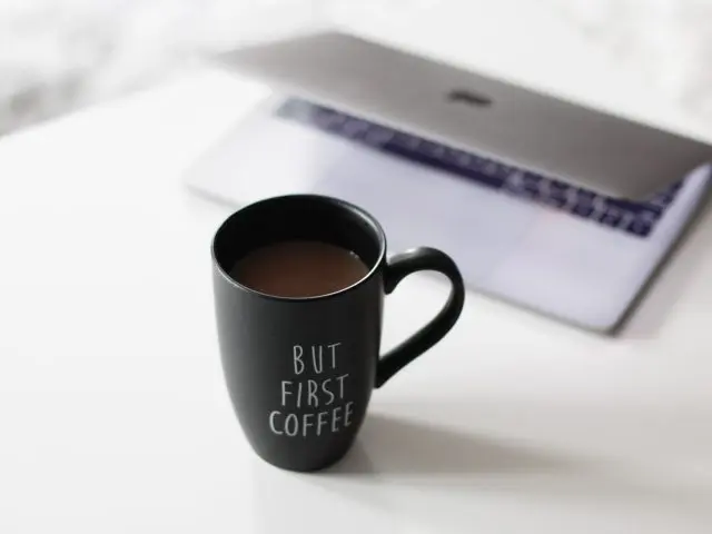 会いたいと言われた時・連絡先を聞かれた時の断り方まとめ。【メールレディ・チャットレディ】